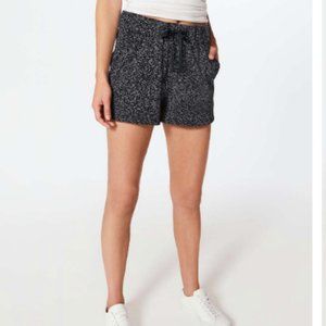 Lululemon On The Fly Short (2.5")